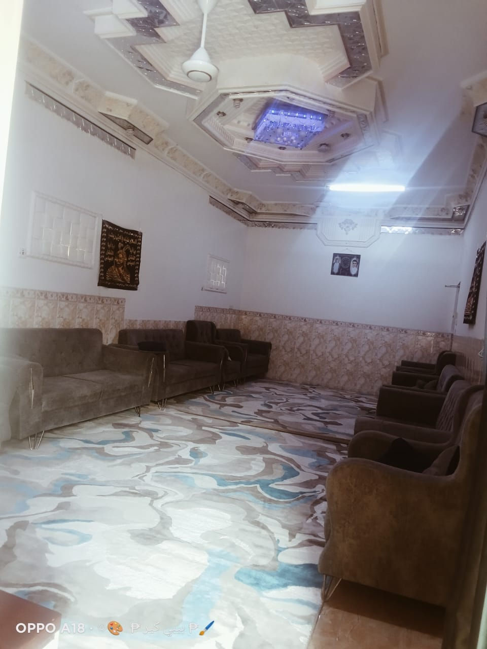 ♕بسم الله الرحمن الرحيم اللهم صلي على محمد وآل محمد ♕

🏠  :  منزل للبيع 

🌐  :  الموقع حي النفط الزراعي

⛽  :  مقابيل محطة بانزين خانه

📐  : المساحة  408  متر 

🏗  : البناء كونكريت 

🏢  :  المنزل طابقين 
ـــــــــــــــــــــــــــــــــــــــــــــــــــــــــ

/////////   تفاصيل اكثر  /////////

الطابق الاول  :  غرفه نوم عدد 3  +  صاله  +  استقبال  + 

 ومطبخ حار وبارد  وبداخل المطبخ مخزن + حمامات داخليه

 وخارجية 

ملاحظه  :   الستقبال اله مدخل حمامات خاصه
ـــــــــــــــــــــــــــــــــــــــــــــــــــــــــــــــــــــــــــــــــــــــــــــــــ

الطابق الثاني  :  غرف نوم عدد 2  + صاله  +  مجمع صحي 
ـــــــــــــــــــــــــــــــــــــــــــــــــــــــــــــــــــــــــــــــــــــــــــــــ

ملاحظه  :  يوجد قطعه مجاوره المنزل مسيجه سياج كامل  وملبوخ  

📐  :  مساحة القطعه  258
ــــــــــــــــــــــــــــــــــــــــــــــــــــــــــــــــــــــــــــــــــــــ

💰  :  سعر المنزل  180  مليون  وبي مجال 

💰  :  سعر القطعه  55  مليون  وبي مجال 

📲  :  الاستفسار اكثر الاتصال على الرقم 

📞  :   ‏‪0788 251 8491‬‏   واتساب 

✨  لــن تـکون وحـيداً ابـداً مع  الــ مهيمن  للعـقار  ✨
