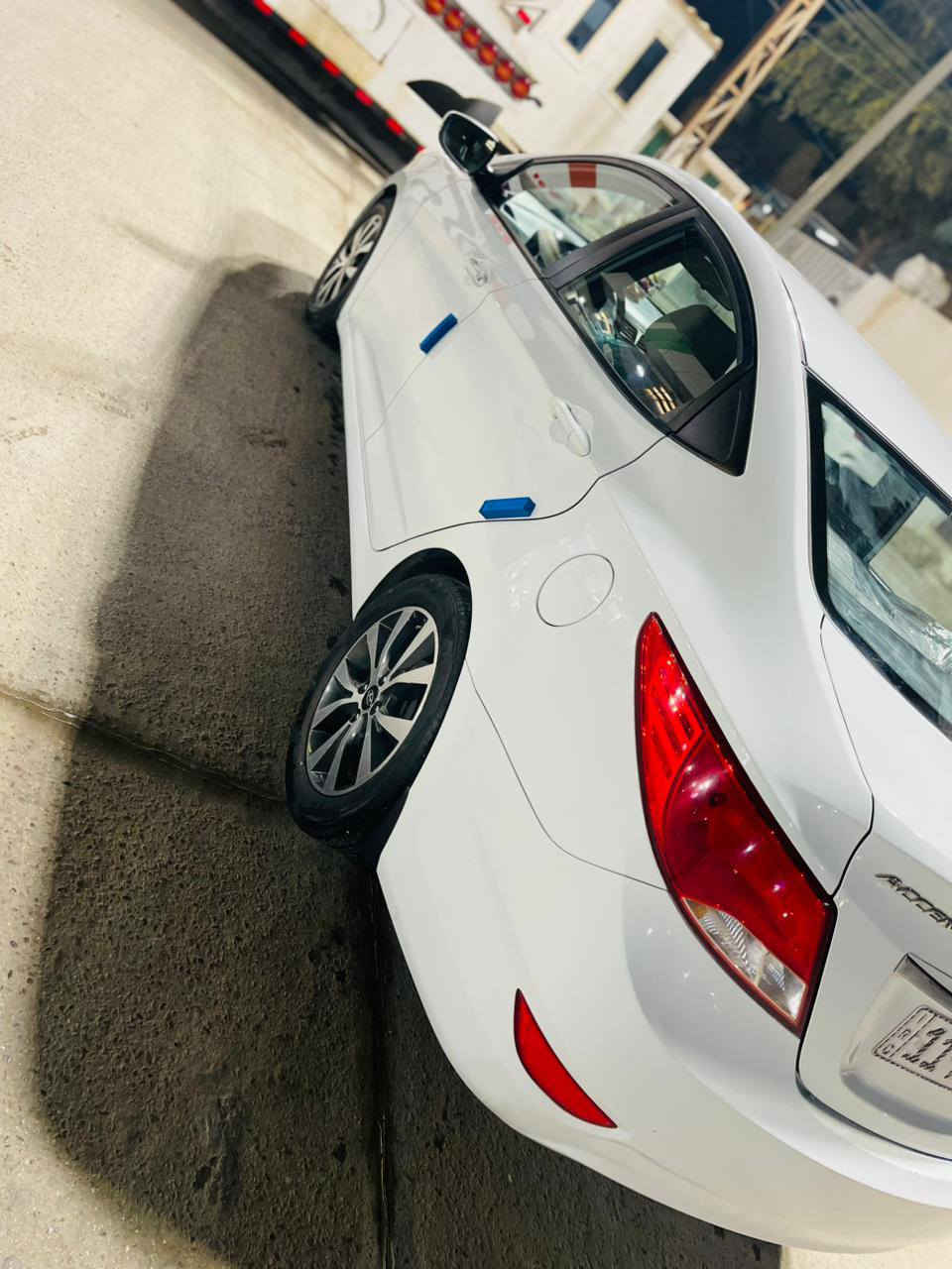 سلام عليكم عندي اكسنك موديل 16 بيهةقطعتين صبغ رقم بغداد مكاني بغداد مدينة الصدر رقم  ***********
