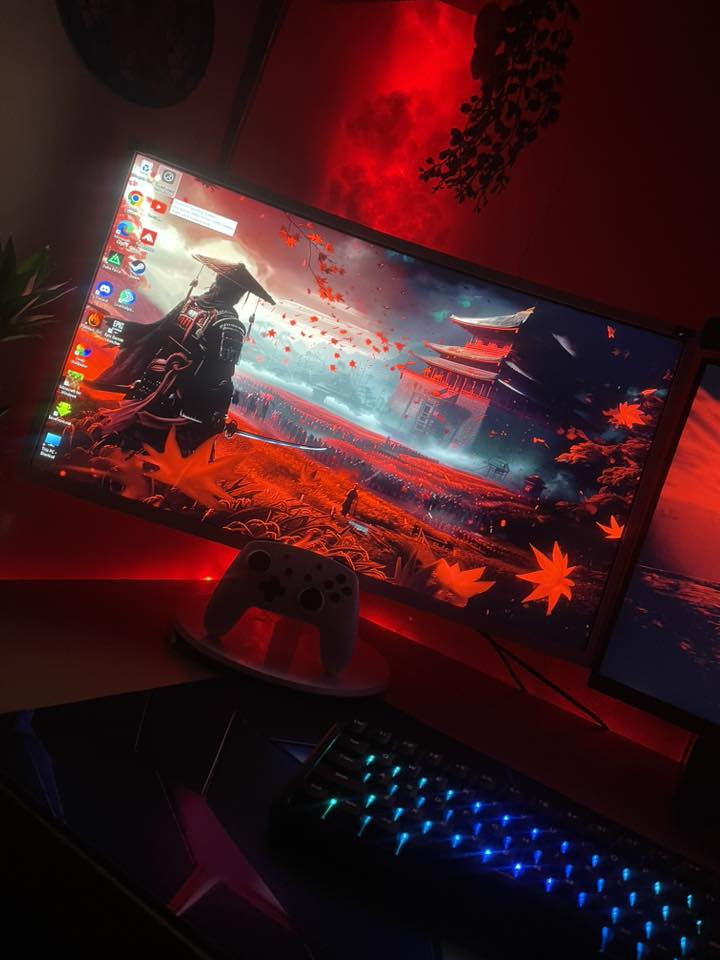 بي سي كيمنك لبيع
كارت الشاشة3060ti msi 
cpu i5 12 400 f 
M.2لكسر واحد تيرة سرعة عالية جدا 
ram 16 3600 msi 
‏مذر بورد h610 بكيكابايت 
تبريد غازي براند ممتاز
بور سبلاي 650 كولر ماستر 
كيس ثلاثة فان حجم الكيس ضغير و مناسب 
التجميعة فول ارجيبي

الشاشة مخصصة للتصميم سامسونج 
دقة فول أجدي 
٦٠هيرتز 

شاشة مقوسة لون ابيض 

السعر مع الشاشة ١٢٠٠ بي مجال 
بدون الشاشة ١١٥٠بي مجال 

***********
مكان بصرة
