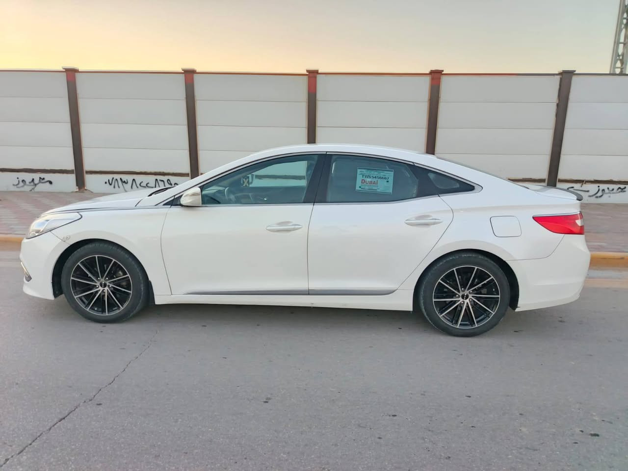 السلام عليكم سياره نوع هونداي ازيرو خليجي موديل 2015بيها مكانات صبغ كلير سياره سته اسلند حساسات تحكم جهتين برده كهربائي خلفيه برده جانبيه ابلدي كير مكينه حداديه خير من الله السياره بسمي تحويل مباشر بيع سريع السعر 100 بيع سريع   العنوان كربلاء رقم الهاتف ***********
