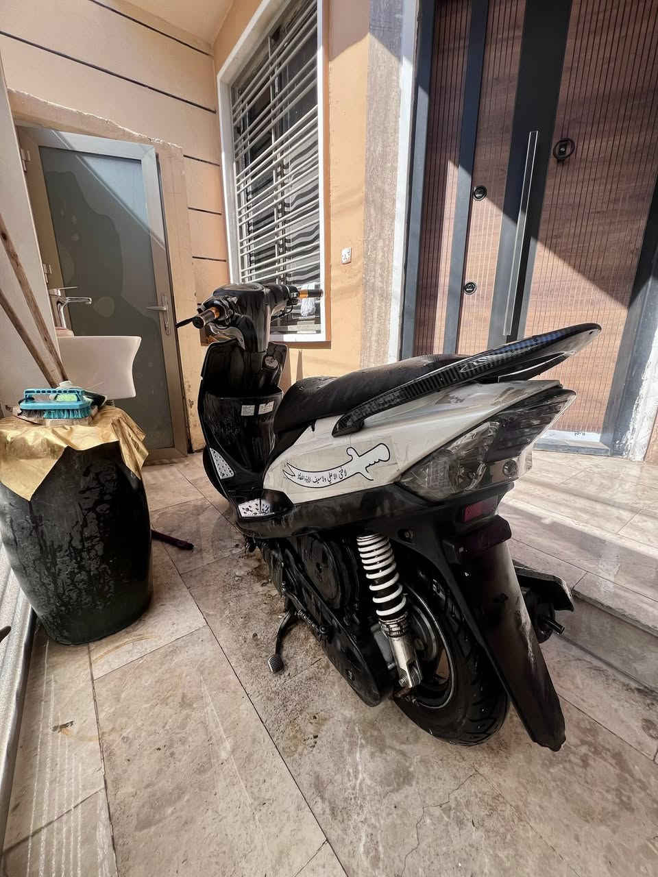 سلام عليك
ماكس عدله 120 مكينه بلادي كفرات موميزه بس بيه كسر 
بيه شلعه شغاله سلف مكينه بلاديه بوشه 49 الاضويه شغاله البريك الخلفي شغال بس الامامي لا كيج البانزين شغال حلوه الدراجه +وياه الصارنصه البلاديه مالته وياه  وبل عافيه الياخده 
رايده وقفله 
(650)
عنواني بغداد حي العامل


**إذا كنت صاحب هذا الإعلان وتريد حذفه لأي سبب، رجاءا أرسل رسالة إلى الدعم الفني**