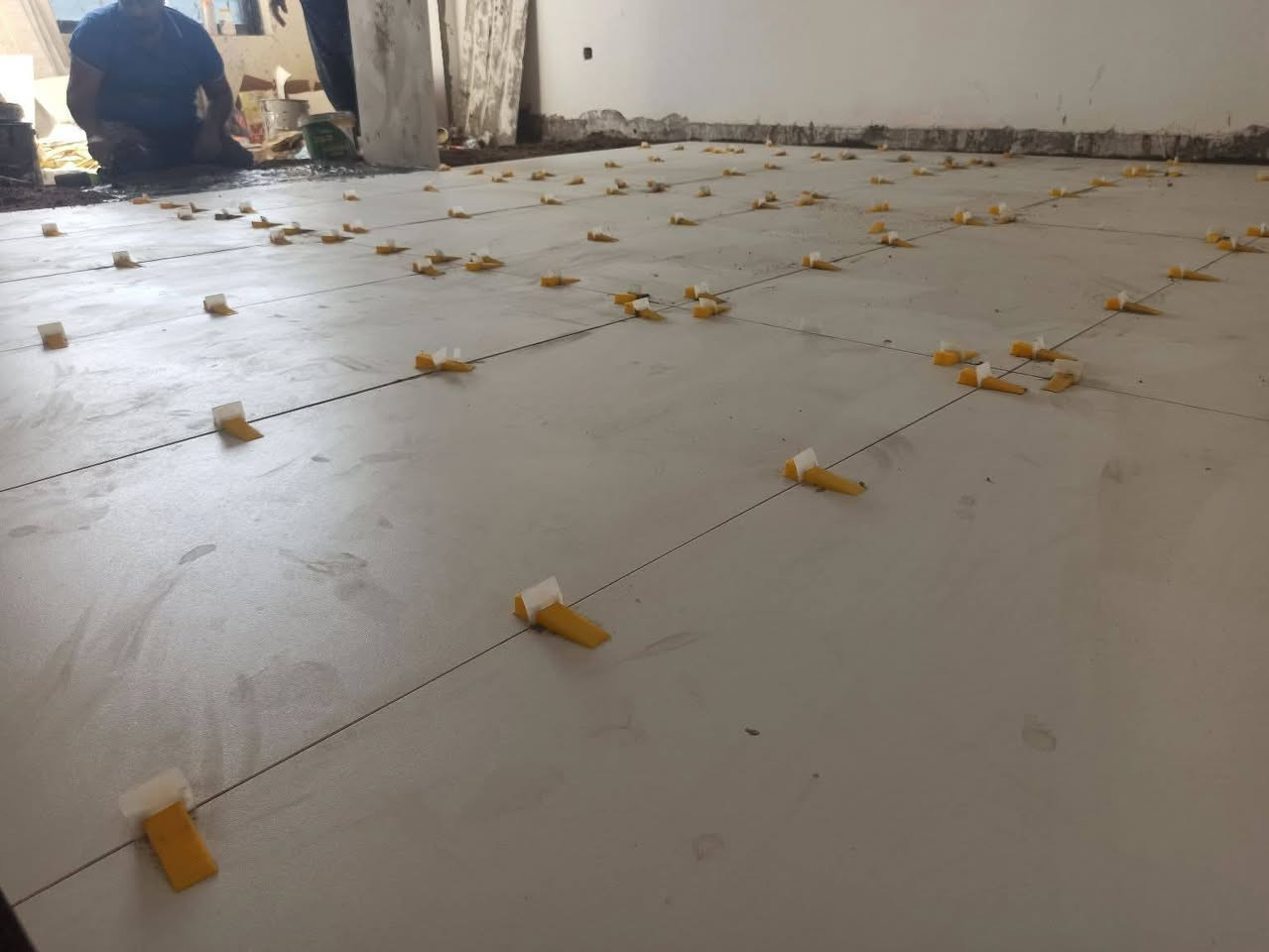 🧱✨ تطبيگ سيراميك – مرمر – بورسلين ✨🧱
👷‍♂️ شغل نظيف 🔥
💰 أسعار تناسب الكل
⏰ التزام بالوقت

📞 للاتصال: [***********]
🏡 خلي بيتك يضوي بذوقك 🌹
