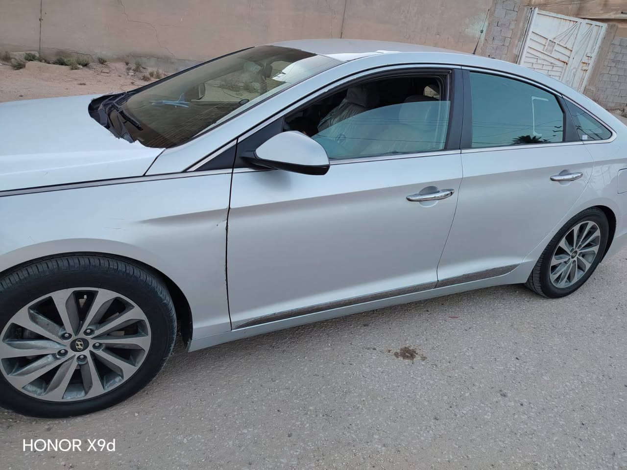 السلام عليكم سوناته مديل 15 بنيد فقط صبغ باقي كفالة كير مكينه لا تنقص ولا دك دونز كله جديد ***********
