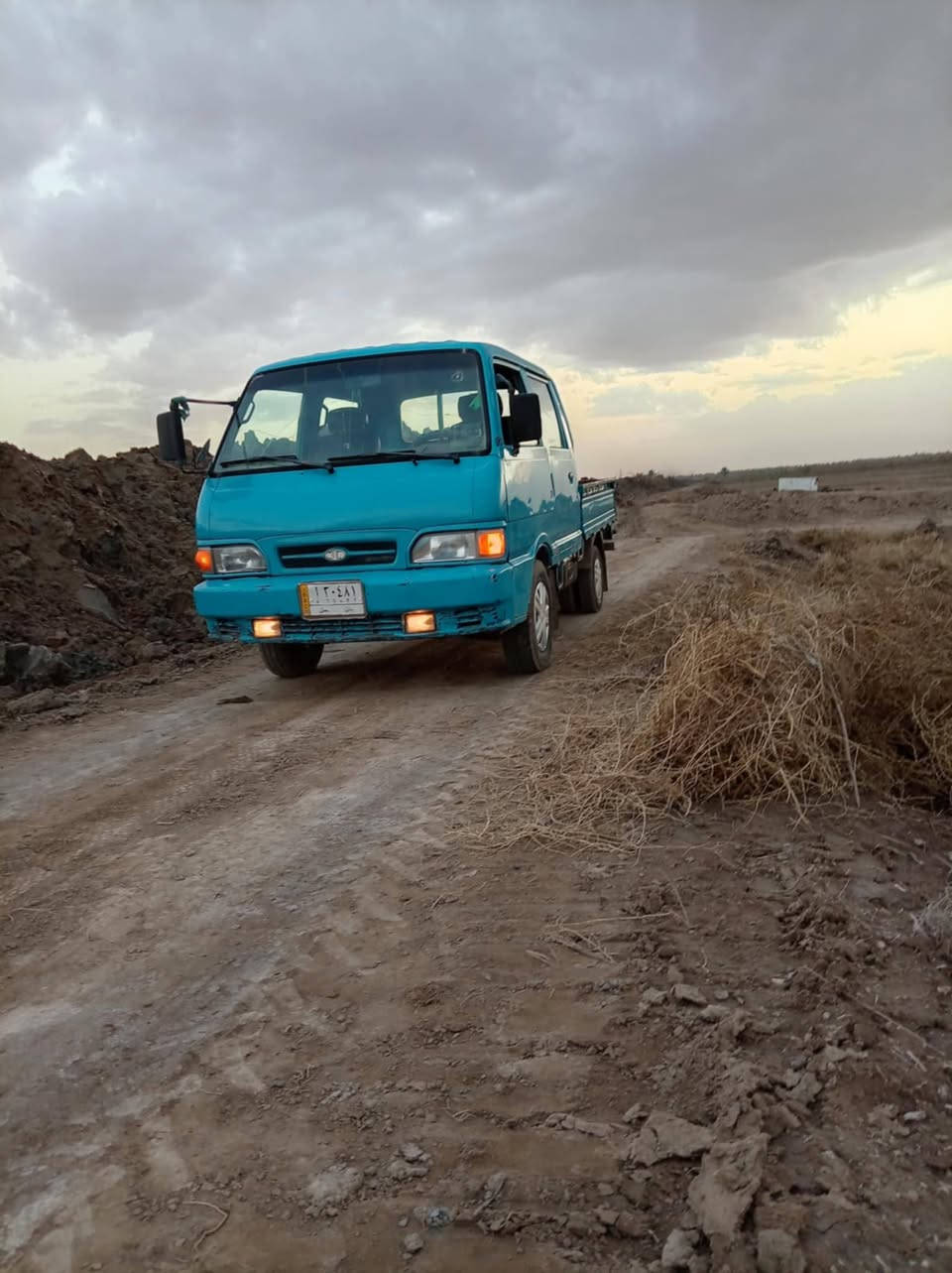 السلام عليكم سياره للبيع مديل ٩٥ مكفولة  على وضع الشركه كيل وااكسن ومحرك وحداديه كفاله كرهبائياتهه كلهه شغاله السعر ٦٥ وبيهه مجال للشراي الاتصال ***********
