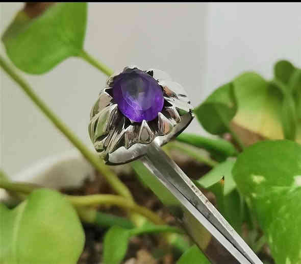 خاتم من حجر الجمشت الافريقي الطبيعي
صياغة يدوية ثقيلة فضة عيار ٩٢٥.
يوجد توصيل الى جميع المحافظات
التواصل ع الخاص او ع الواتساب ***********
