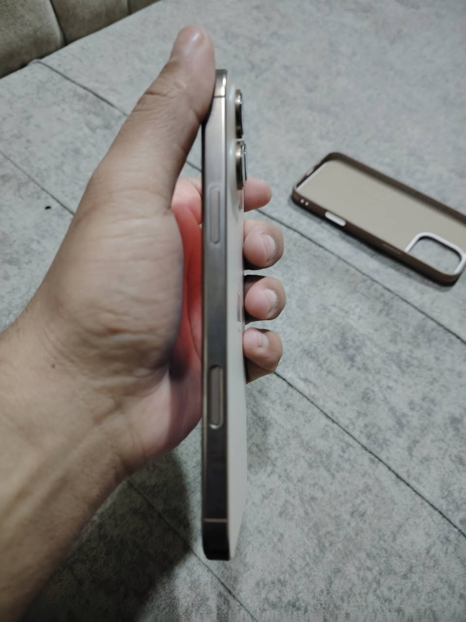 السلام عليكم جهاز ايفون 16 برو ماكس ذاكره 256 بطاريه 94  دبل خط نظيف شخط ما بي السعر 1400 وبي مجال بسيط متواجد خاص ***********
