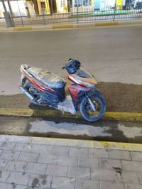 ماطور بانزين للبيع  ميشتغل ما اعرف شنو عطله  بس الباقي  كله شغال ابيعه...