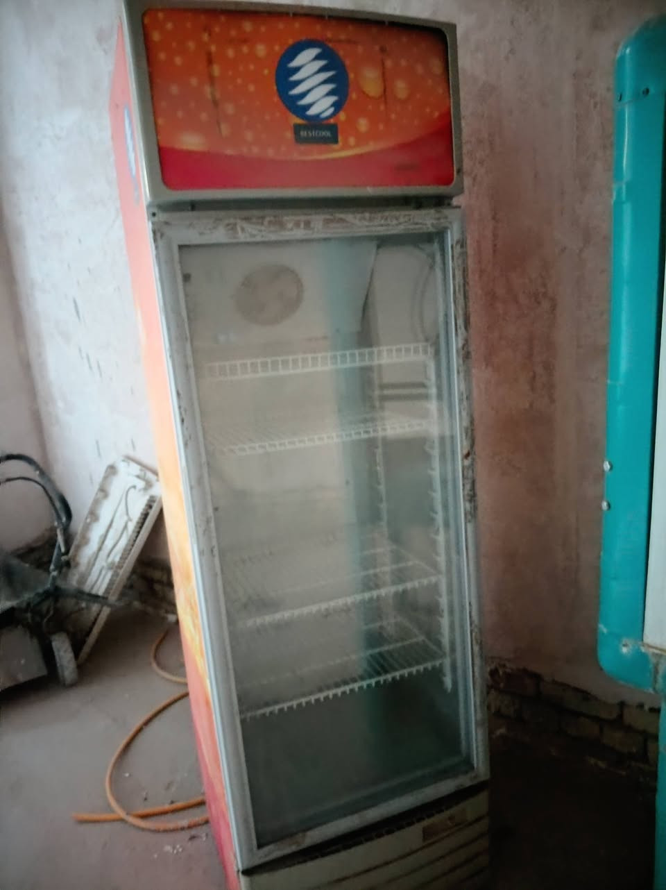 السلام عليكم  براد للبيع نضيف كلش بل جيس سعره 250بي مجال اتصال العنوان بابل طليعه***********
