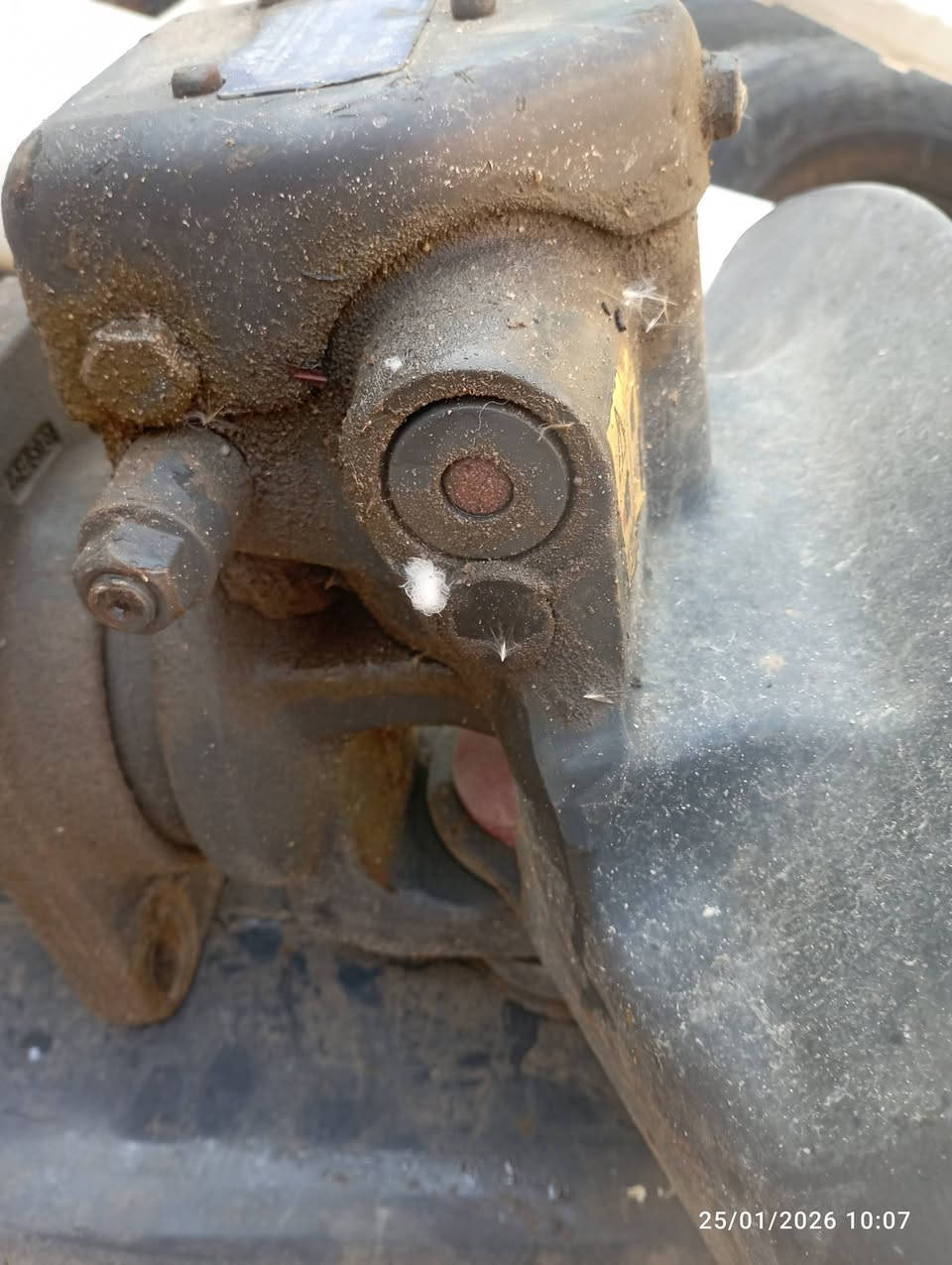 السلام عليكم من رخصة مدير الكروب للبيع باب بدي قلاب نضيف جدا +ساحبه +تانكي هايدرولك سعة 120لتر السعر 850وبيهن مجال للاستفسار ***********
