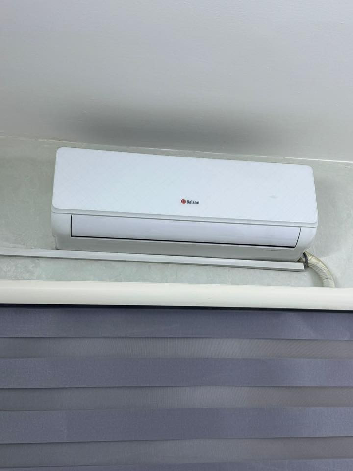 سبالت مستعمله شهرين فقط 
انفيرتر 
خمس سبالت ماركه بيلسان
وسبلت واحد ماركه ميديا
***********
