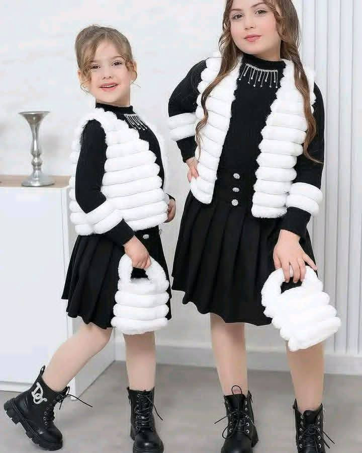 تكرار لكثرة طلب
طقم العيد 
طثم ٤ قطع 
تنورة سامواه كنزة ريب تريكو مصوف فيست وشنتة فرو
قياسات 1/2/3/4/5/6/7/8/9/10/11/12
شحن قدموس لجميع المحافظات


**إذا كنت صاحب هذا الإعلان وتريد حذفه لأي سبب، رجاءا أرسل رسالة إلى الدعم الفني**