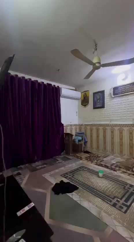 للبيع بيت  ٤ غرف نوم مدخلين ٣طوابق صطحين ركن في المخابرات واقع حال ٨٧ متر ركن في السند ٧٥ متر

النضيف وماجر قرب تقاطع الجريخي شارع الصيدليه

السعر 75 مليون الاتصال ***********
