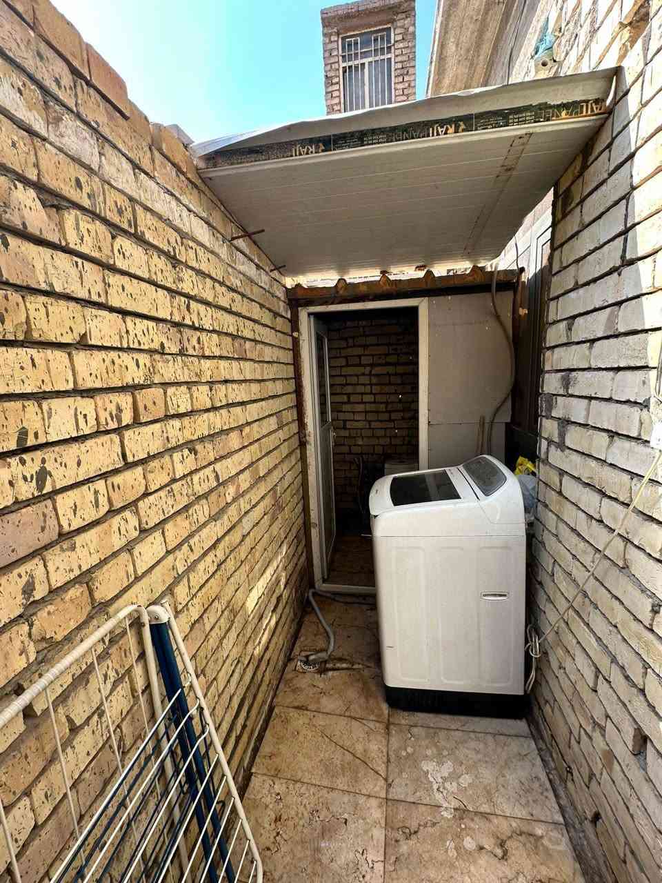 بيت بالدوره بالطعمه للبيع طابو صرف سكني ثلاث طوابق مدخلين بناء حديث ارضيه مرمر ووواجهه مرمر اربع غرف نوم وصاله واستقبال ارتفاع عن الشارع متر المساحه ١٠٠ متر فرع البريد السعر ٢٥٠ وبي مجال هاتف *********** بغداد, العراق
