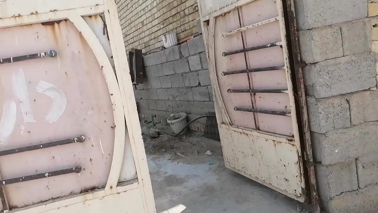 سـلآمـن عليگمـ  عندي بيت لبيع مـسـآحتهہ 180 نزآل 20/وآجهہ 9/  لآرقمـ آلهہآتف *********** مـگآن آلمـنزل آلگرغوليهہ سـآيد آلوآحد قرب بيت آبو حورآء هہآذ آلمـنزل رقمـي مـوجود
