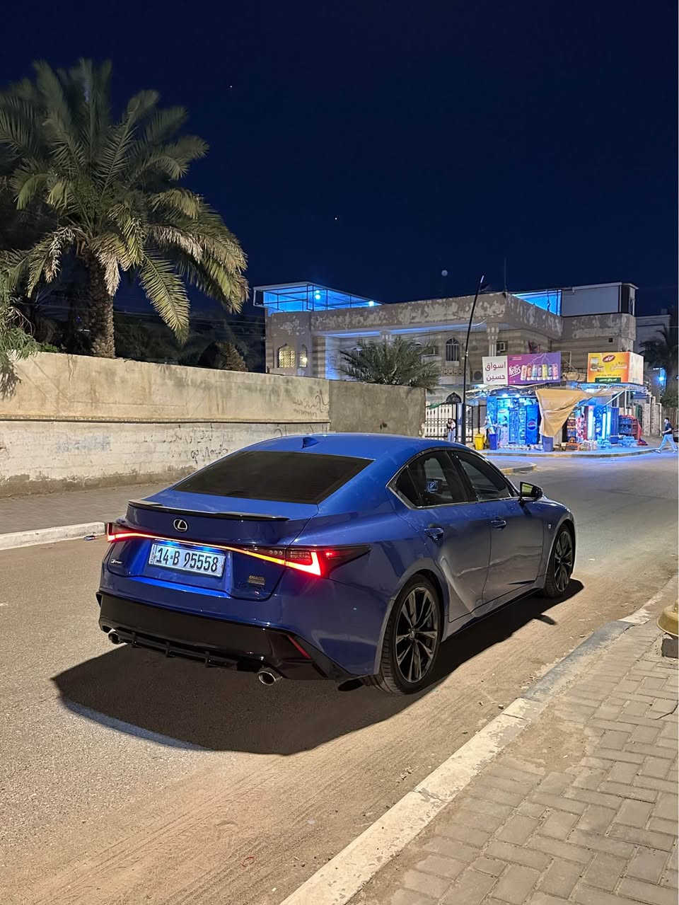 لكزس is350 Fsport 2022
تقرير غرق شغاله وتمشي من امريكا
طلع بيها صبغ ٤ قطع 
 فول مواصفات اف سبورت
رقم بصرة حرة بأسمي
حساسات اماميه وخلفيه 
رادارات 
تحذير خروج من المسار ( قياده شبه ذاتيه)
تحذيرات تصادم امامي وخلفي
لايت لد متفاعل
محرك ٦ سلندر تنفس طبيعي
كير ٨ نمر دفع خلفي 
داخل ابيض جلد 
عينه متحركة 
شفتات ستيرن و تدفئه ستيرن
تبريد وتدفئه كشنات
كامرة خلفيه دواره
وباقي المواصفات المعروفه 
السعر 23.000$ قابل للتفاوض
*********** البصرة, العراق
