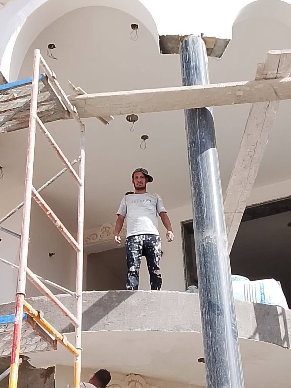 كادر لبخ وطلس وكبلونات ونثر وتصفير درجه اولى مصري تسليم مهندس ***********

