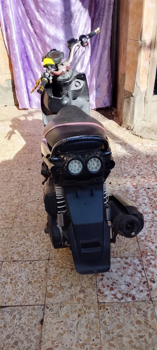 سلام عليكم دراجه سكنس جـبلي  ام عيونن2014 الـبـيع
نوزل مكينه 58ونص شلعه ومعدل يخبل دراجه
خير من الله السعر 850وبيهى مجالل 
مكاني حي اور ***********
