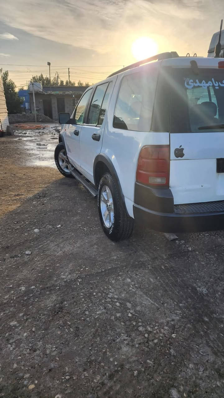 السلام عليكم من رخصة صاحب الگروب فورد اكس بلور 7راكب رقم بغداد موديل 2004جاهزه حداديه تايرات محرك لگزز 6v مكينه گير كفاله لاصبغ ولا حادث ترايك وين ميعجبك السعر 75...العنوان كربلاء المقدسه هاتف ***********
