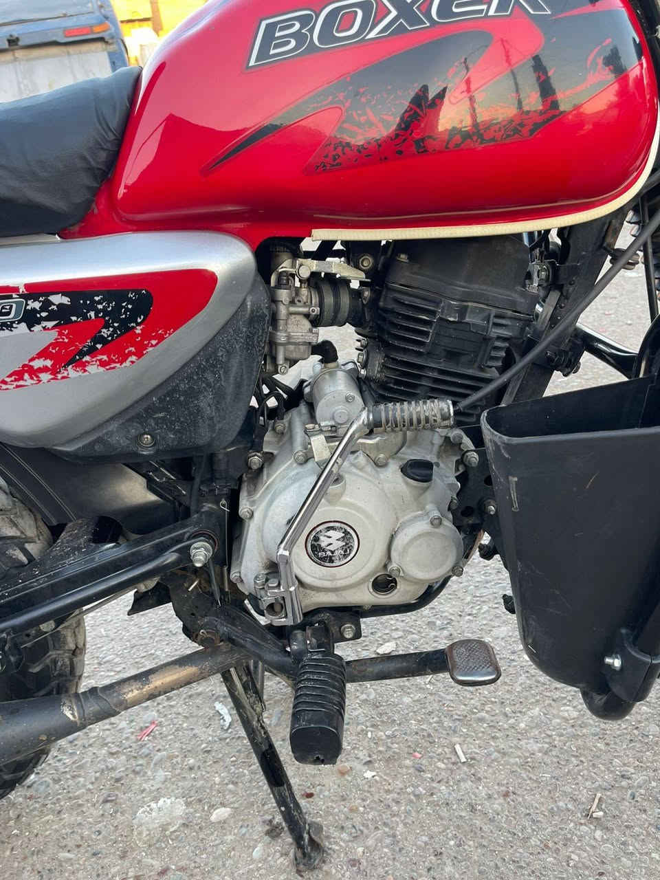 سلام عليكم دراجه بوكسر 23 البيع نضيفه كلش شوفت عينك مزوده ماشيه 45 حقيقي كلشي شغال بيهه رقم وسنويه *********** مكاني بغداد السعر خاص
