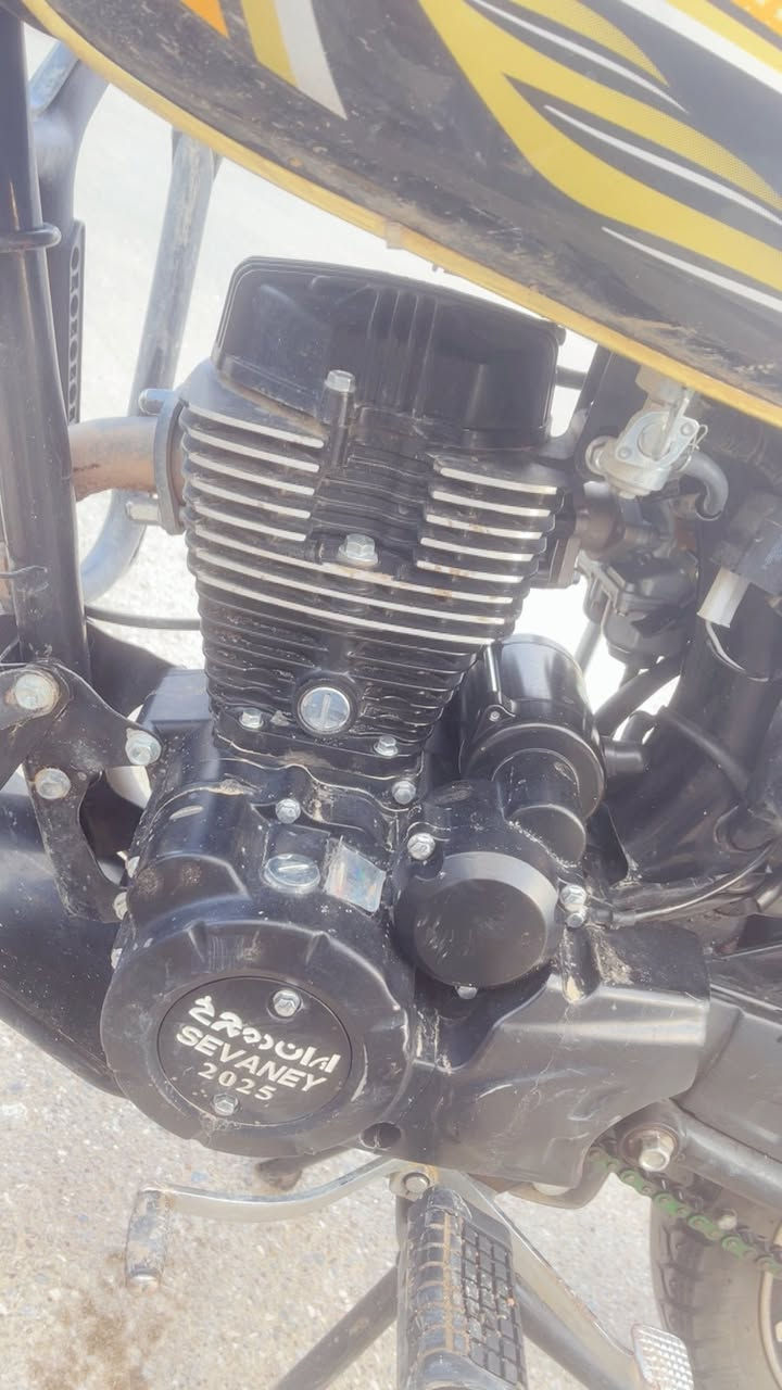 السلام عليكم شباب هاي الدراجه للبيع سيفاني موديل 2025
الولد ماخذه زيرو استخدام شخصي مامشتغله دلفري
النضافه كدام العين الواقع احله م̷ـــِْن الصوره
السعر 800 وبيها مجال
الدراجه علئ وضع الشركه برغي مامفتوح بيها شرط ترايك وين ماتريد 
رقمي للاستفسار ‎*********** وا الخاص مالي مفتوح
