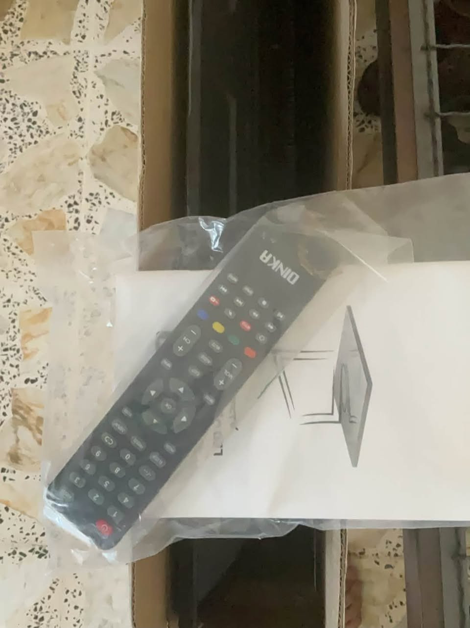 السلام عليكم يا اخوان شاشه من شركه دنگا جديده
حجم 43
بيه نت و برامج 
كامل المحلقات 
السعر 210 الف 
***********
