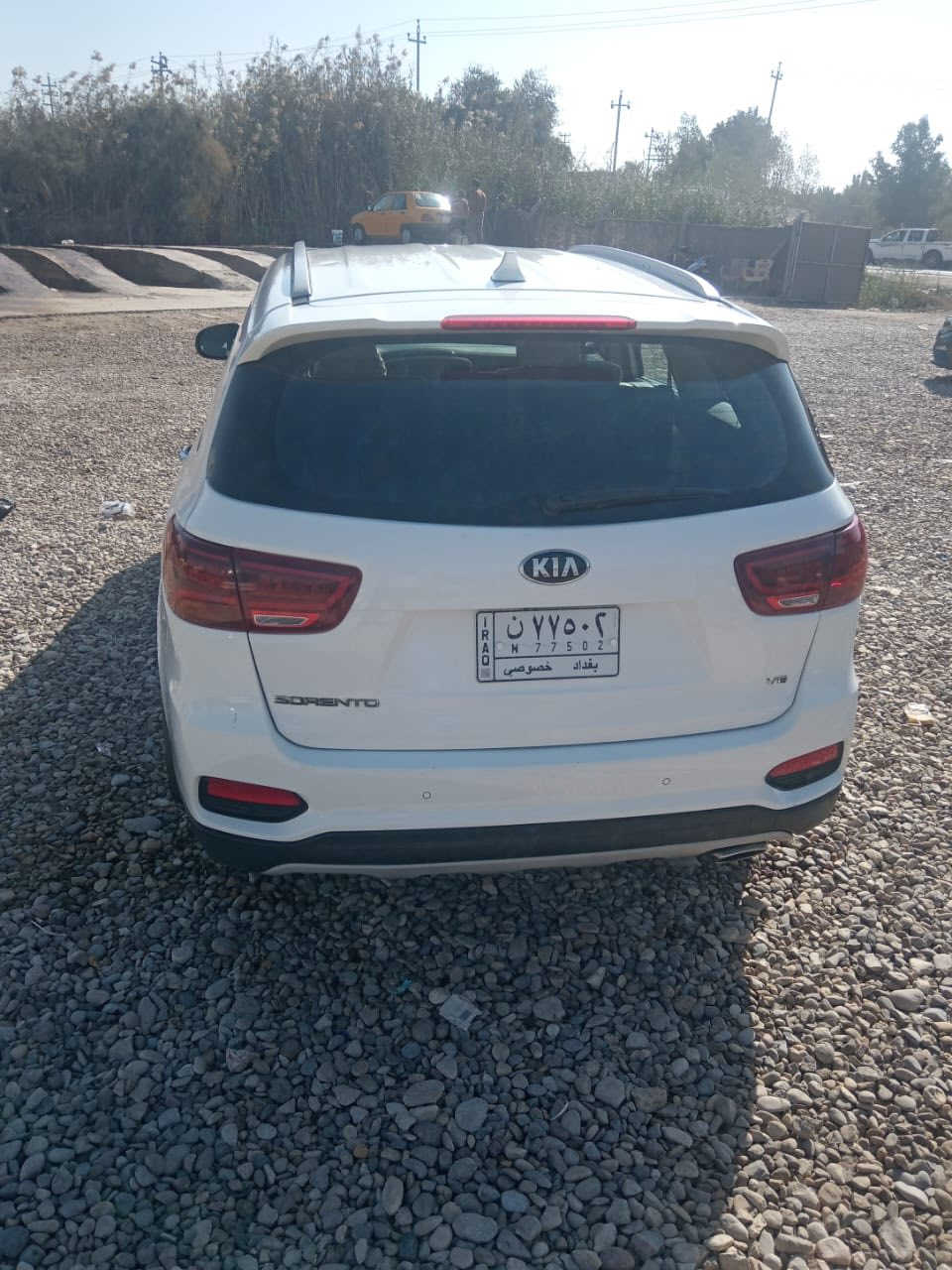 على بركة الله
سورنتو خليجي موديل ٢٠٢٠
٦ سلندر كير ومكينه كفاله وعلى الشرط
السياره فول مواصفات ماعدى الفتحه
ماشيه ٧٠ الف
رقم بغداد سنويه ل٢٩ مداور بنفس اليوم 
كفاله عامه من الضربه والصبغ
ماعدى صبغ قليل كد الشبر اثر سقيفه في حافة البنيد 
وبارد بدون صبغ صغير جدا في الباب الخلفي 
السعر المطلوب ٢٤٥
***********
