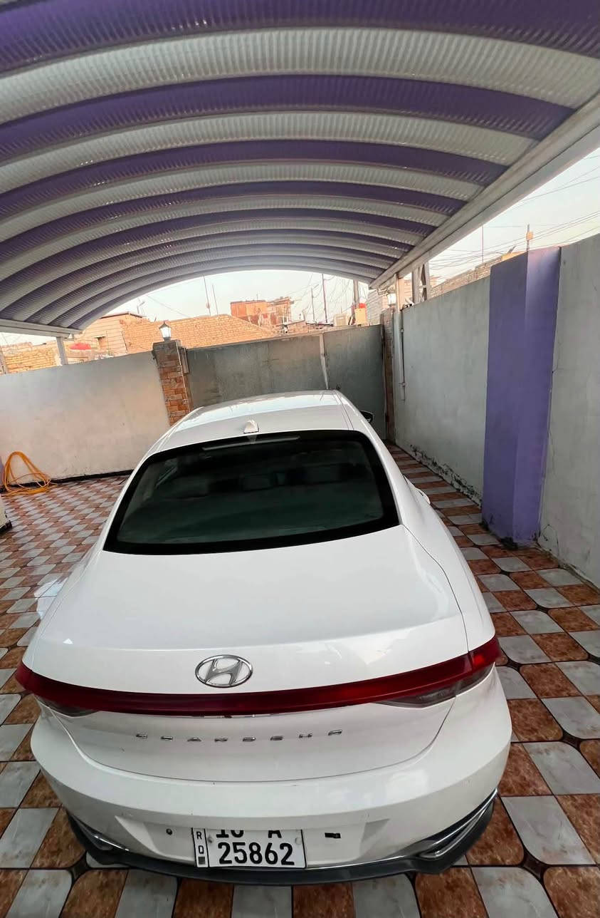 كراندر ازيرا 2022 غاز 6 سلندر كفاله عامه واود كوري 
فول موصفات للأخير عدا البنراما 
حساس امامي خلفي بصمه تبريد تدفئة كشنات داخل جلد حساس امامي خلفي سايد بريك بصمه اتو هولد بس الصاعد بالسيارة يعرف قيمتها وبعد بيها مواصفات هواي
رقم قادسية بسمي تحويل ثاني يوم كفاله السيارة وما عايزه ربع شغل وطلع بيها وين متريد على ايدي السيارة ومال جناي 
السعر 205 بيه مجال بسيط 
مكاني الديوانية مركز 
للأستفسار الاتصال *********** ديوانية, القادسية

