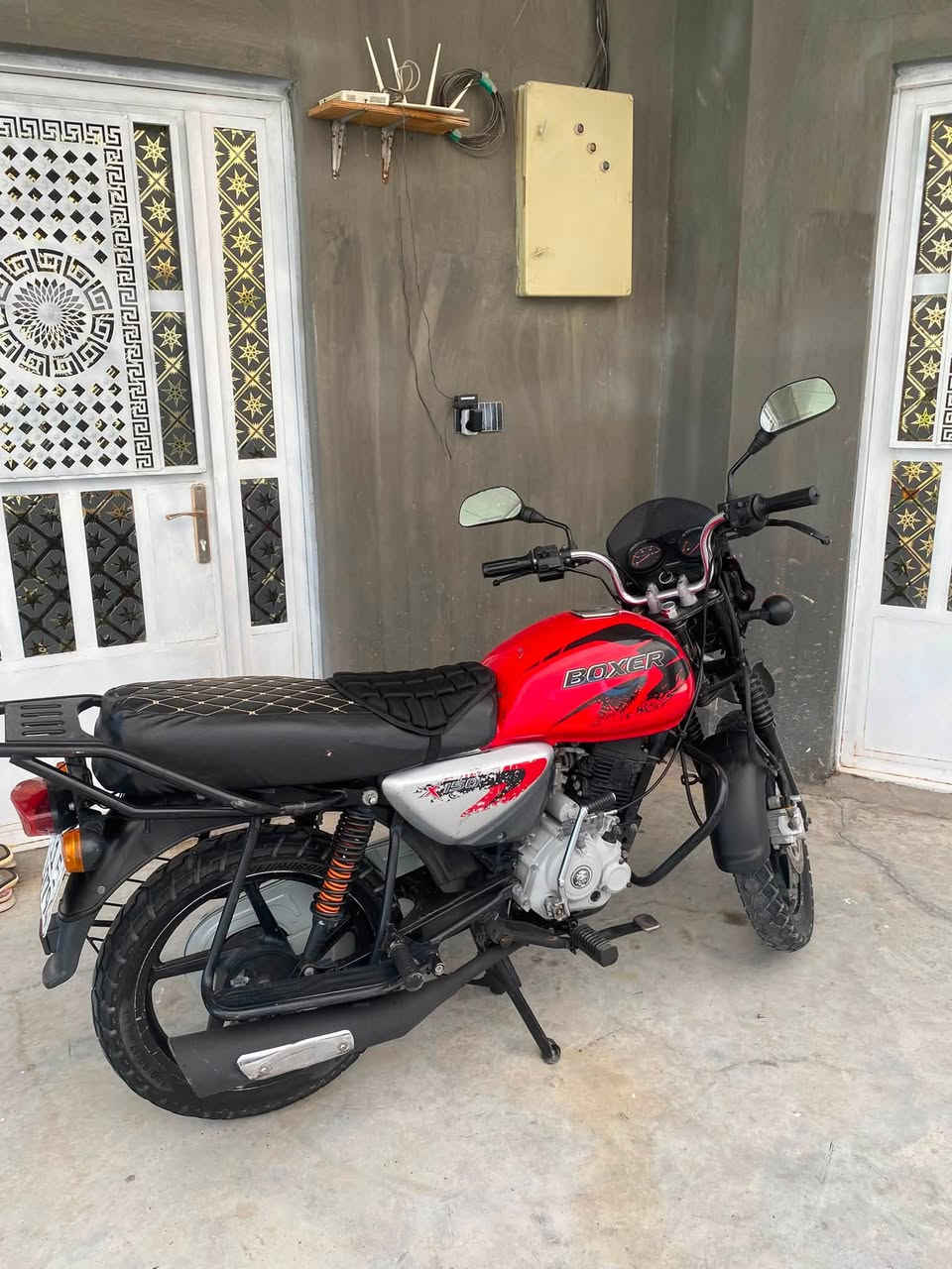 بوكسر موديل 21 رقم بغداد انكليزي بأسمي جاهزه تجفيت شركة ناعمه المكينه مكان بغداد تقاطع نهروان *********** السعر 1850 ومجال بسيط
