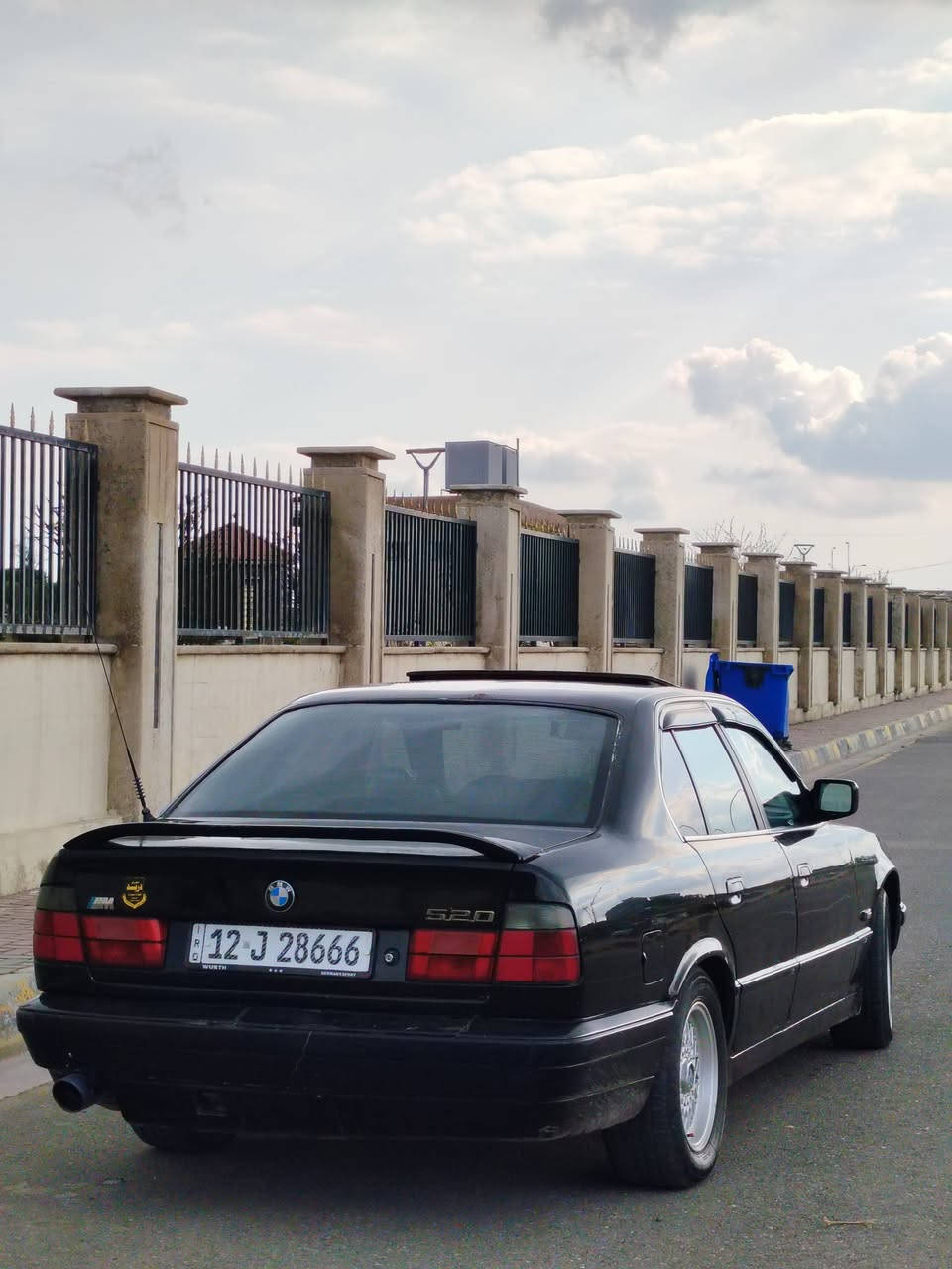 بي ام  520  سيارة مكفولة من الدعامية الى الدعامية مكفولة من طخ ومن تبديل على وضع شركة مصبوغة جمالية  مكفولة كير محرك كهربائيات جامات وكشنات كهرب
تنتة (فتحة)  لايتات زينون جديد - كاربون سيارة باسمنا (ترهم نقد ومقدمة)
***********
