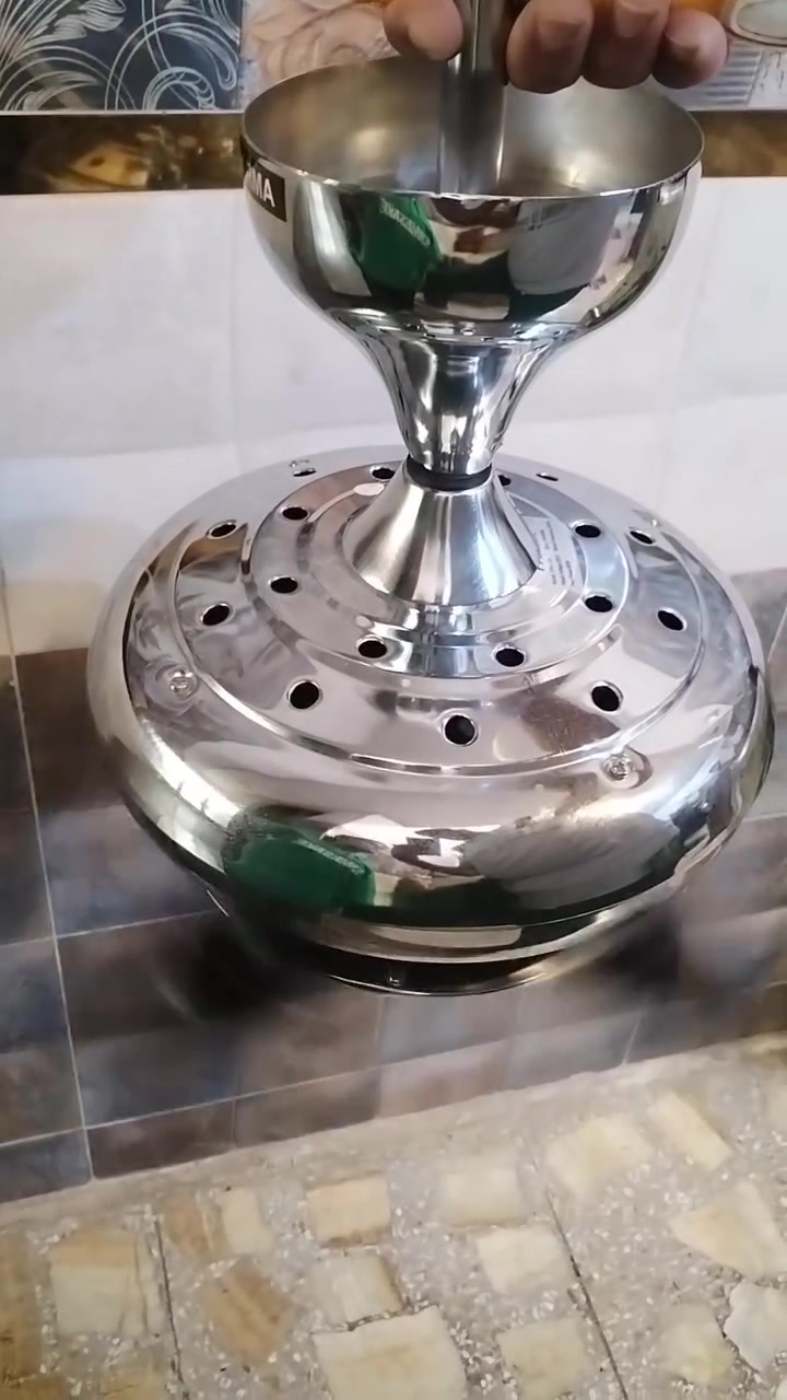 مروحه ديكور كلها ستيل والريش بلاستك وزنها ثكيل جديده السعر 40 الف مكاني الزعفرانيه
***********
