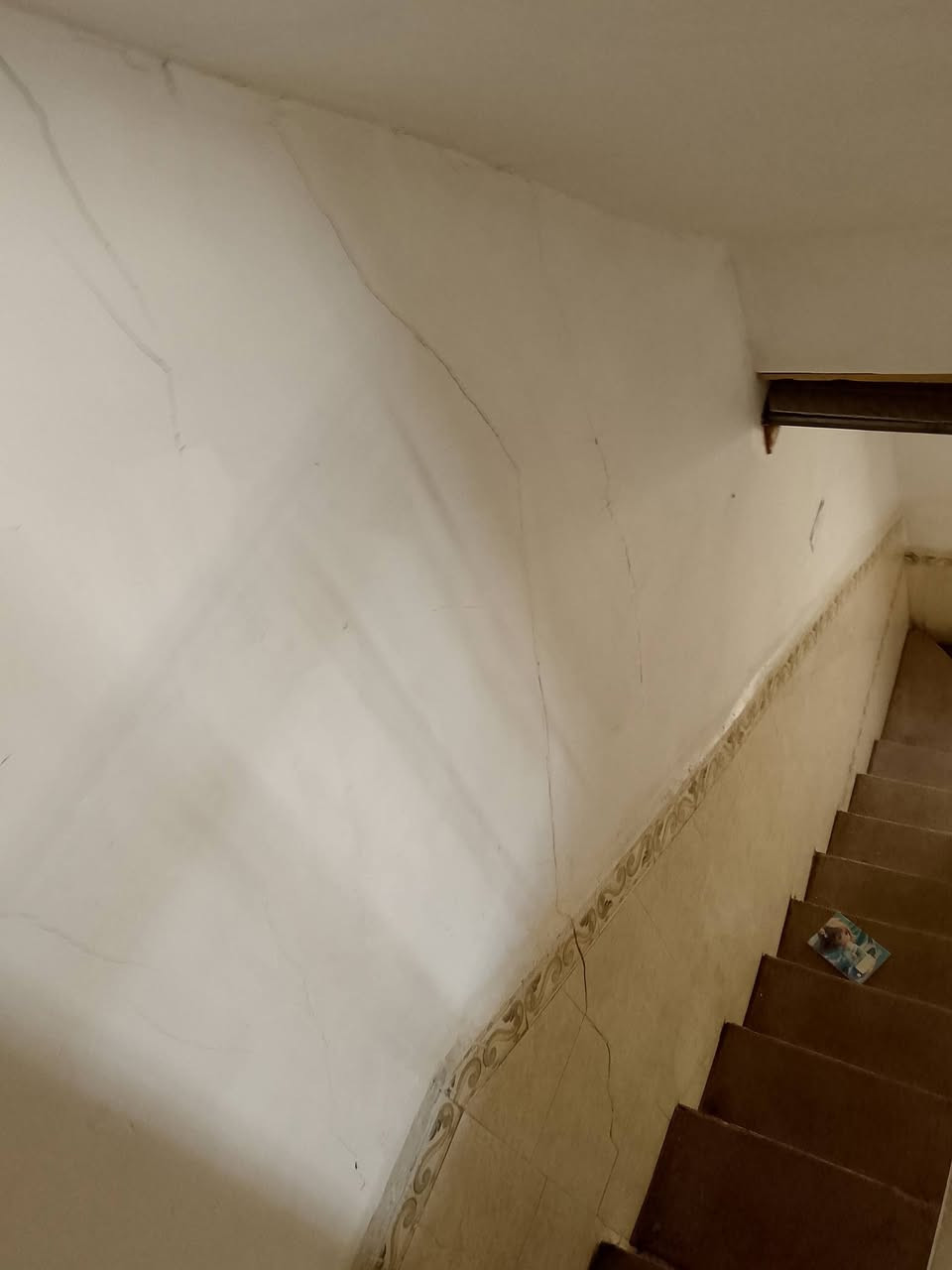 مشتمل للايجار حي الوفاء غرفه وصاله فوك وصاله ومطبخ واستقبال جوه كاشي سيراميك بيت كلش مرتب سعر للايجار 275 أتصل ***********
