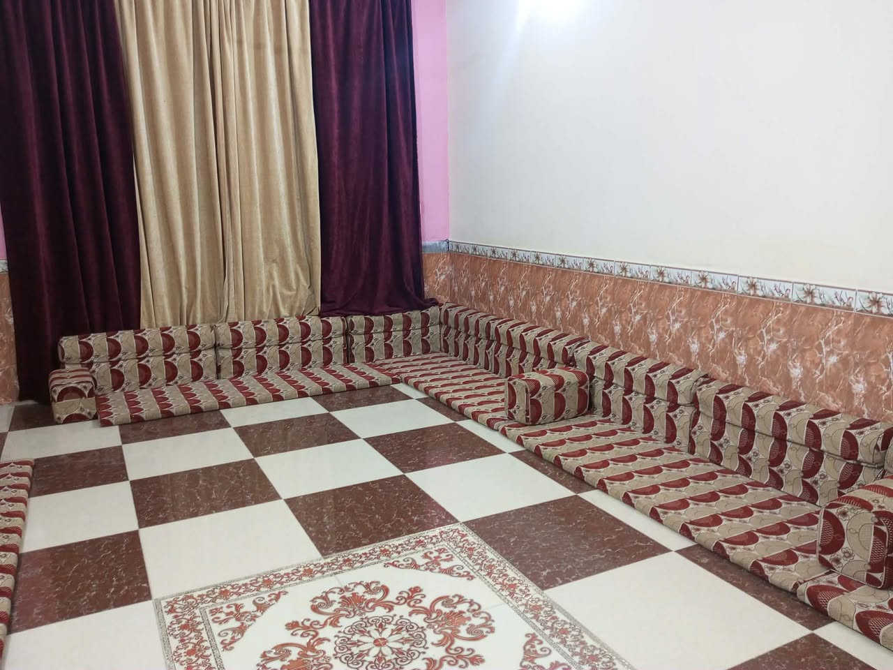 السلام عليكم
ديوان للبيع ب٣٠٠ وبي مجال
١١م
مكانه حي العسكري


**إذا كنت صاحب هذا الإعلان وتريد حذفه لأي سبب، رجاءا أرسل رسالة إلى الدعم الفني**