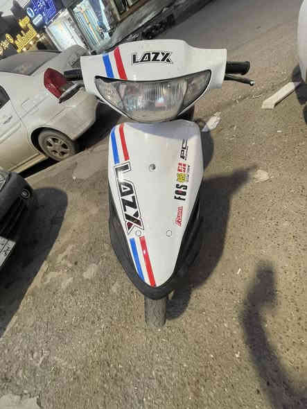 قجمة. للبيع  هندر واحد يرادلهة باتري ترتيب كهربياتهة مكينة ناعمة كلش نص هندرتشتغل  مكفولة من تبخير ونضوح  كفراتهة نضيفات حييل  سعر ٣٢٥ الف مكاني بغداد الغزالية ***********
