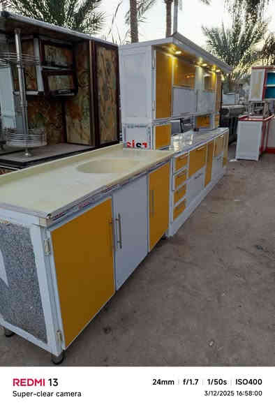 كاونتر 3 قطع اربع امتار ونص 
سعر 400
كاونتر 4 قطع 4 امتار ونص 
سعر 350
توجد خدمة توصل بكرو
الشراي يراسل الصفحة أو يتصل *********** أو وتساب
