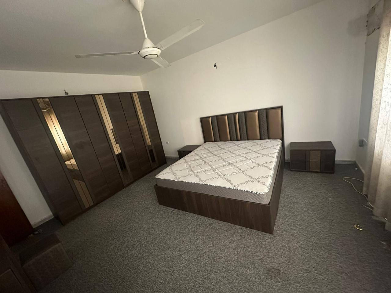 غرفة نوم تركية من هوم سنتر 
مستخدم لفترة قصيرة اخت الجديدة مابيها اي ضرر


**إذا كنت صاحب هذا الإعلان وتريد حذفه لأي سبب، رجاءا أرسل رسالة إلى الدعم الفني**