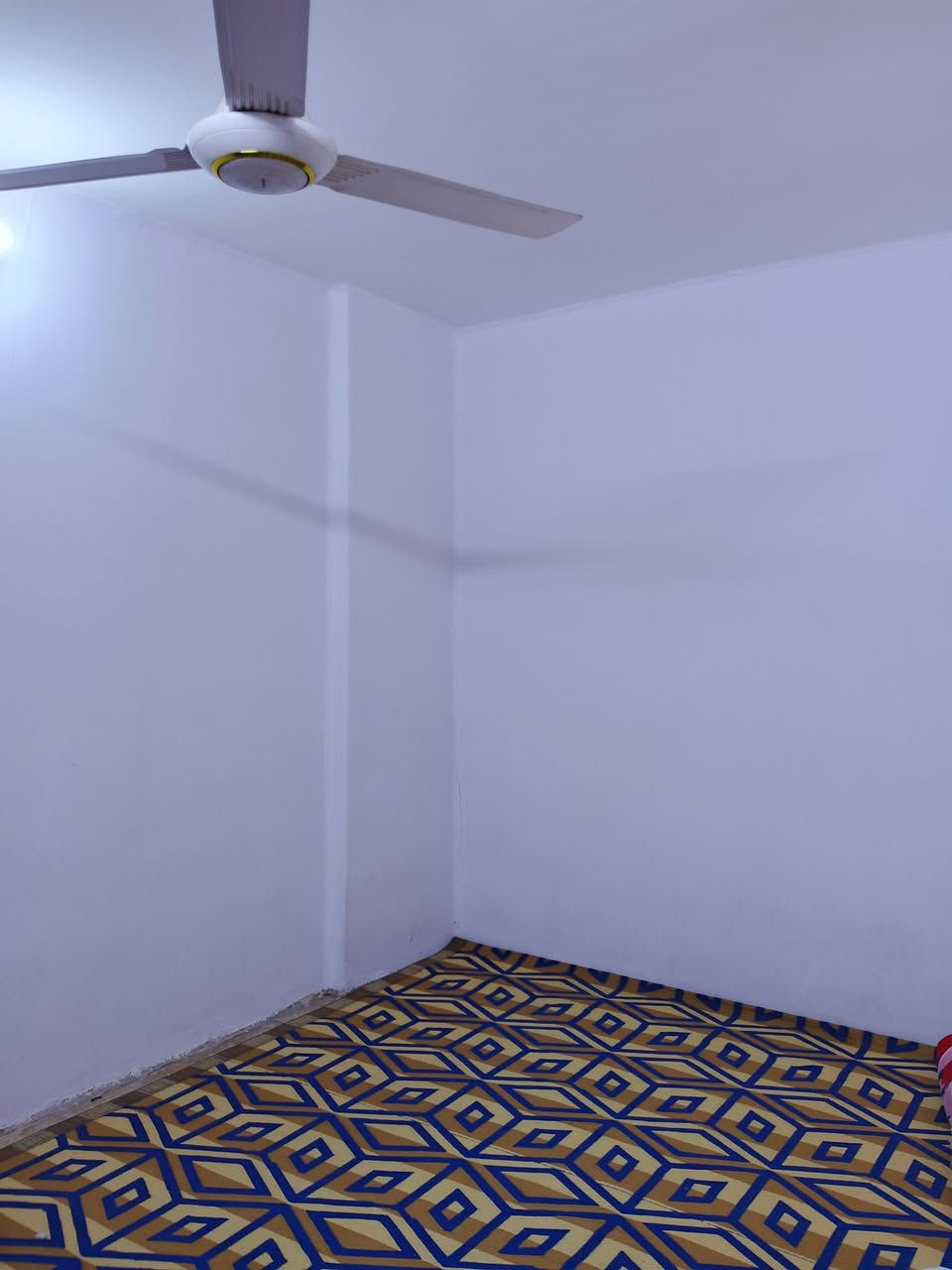 شقة للإيجار (طابق أول)
العطيفية الثانية، فرع مستشفى الرازي 

مساحة 150 متر، واجهة 10 متر، فرع عريض

غرفتين نوم، صالة ، مطبخ ،صحيات، سطح، درج خارجي معزول.

التواصل مع صاحب الدار

***********
