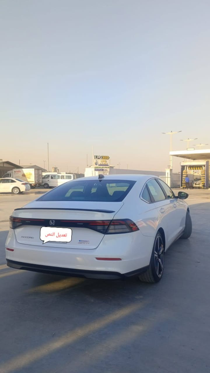 للبيع هوندا اكورد هايبرد موديل.  ..2023
 فئه sport فول مواصفات:- مكينه 2000 هايبرد بصمه
..... بصمه ابواب
....فتحه سقف  رادارات اماميه وخلفيه وجانبيه كراسي كهرباء 
..تشغيل عن بعد شاشه كبيره كامره دواره فول تحكم ستيرن تحديد مسار اوتو هولد سايد بريك بصمه
   كار بلي.  

الحادث فقط بنيد بدون اي دواخل  مكفوله الشواصي الغود 
بغداد الغدير ***********
