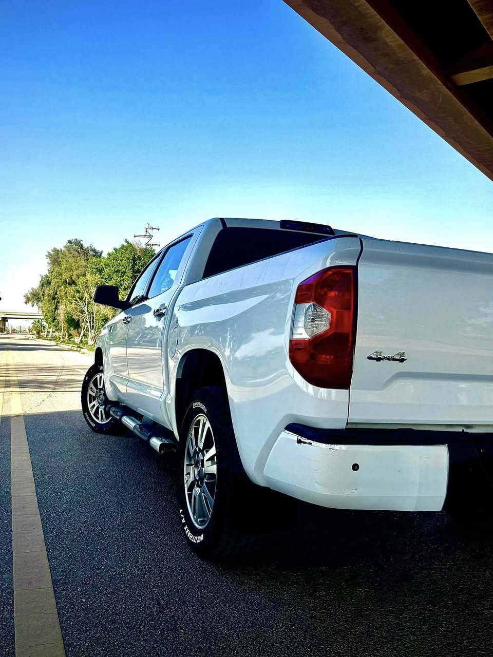 تاندرا  ٢٠١٧
خليجي مكفوله من الضربه والتبديل والصبغ بيه ملاحظات بسيطه سياره ٨ سلندر سياره جباره والف عافيه الي تصير من نصيبه 
السعر ٣١٥$ وبيه مجال للياخذه
***********
