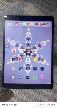 ايباد برو 2017 • ٦٤ • شارع المصرف