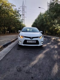 للبيع … كورلا 2015 لون ابيض  محرك 1800 VVTi   حادث سيارة قطعة فقط  بني...