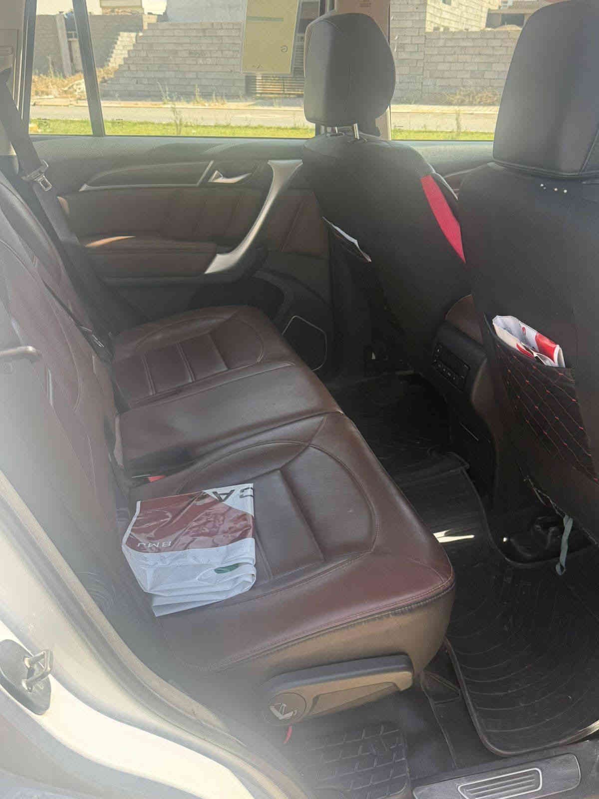 Haval H9 Lux 2018 4wd
-----------------------------------------------------------------------------
سياره للبيع او مراوس بسيارات رقم شمالي (حسب القناعه)
مكينه: 4 سلندر (2000) توربو الماني ( مفتوح مبدل بي بساتم قبل شهر ونص سويته بلشركه )
كير : الماني 8 نمر ZF
الضرر : مابي ضرر كلين فقط تعديل بارد ب اماكن بسيطه جدا
رقم السياره: اربيل بسمي تحويل وكاله 
المواصفات:
بصمه
سقف سلايد
شاشه+الكيج الكتروني
جامات اوتاماتيك
تبريد مركزي 3 قطع
كشنات جلد + هيتر مقاعد الاماميه والخلفيه 
اشارات led داخل السياره 3 الوان
دخول ذكي
ويل كروم
تايرات جديده 
باتري جديد 
داخل قرميدي
كشنات كهرباء
الايتات تدور ويه الاستيرن
مودات قياده 5 
دفع رباعي 
استيرن هيتر
اوتو هولد
هاند بريك بصمه
وبعد بيها هواي مواصفات 
-----------------------------------------------------------------------------
السعر: 155 وبي مجال 
العنوان : كركوك ناحيه التون كوبري
الرقم (***********) 
        (***********)
فقط رقم الكورك بي واتساب 
والسيارة مال بيت استخدام شخصي 
-----------------------------------------------------------------------------
