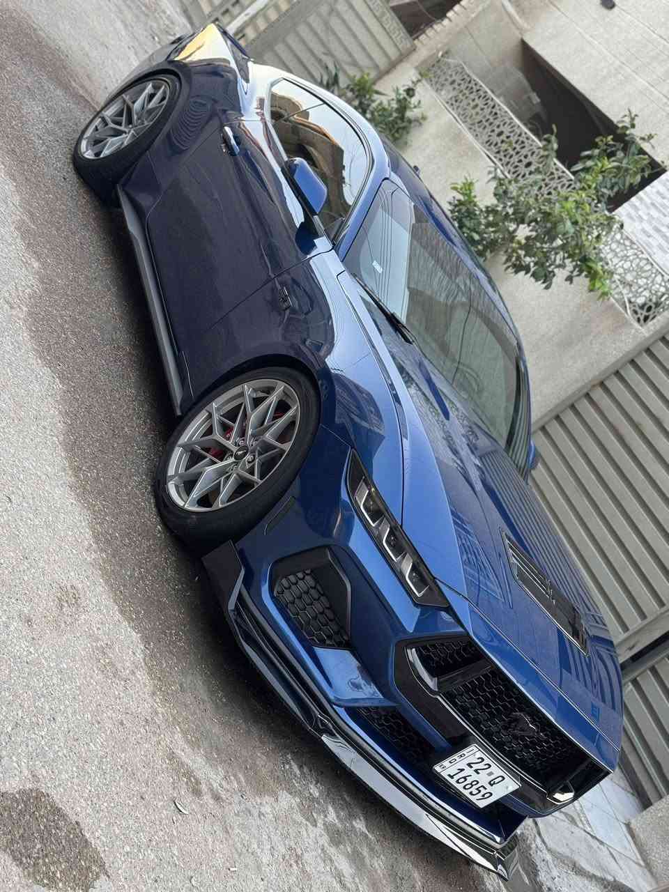 للبيع موستانك GT جيتي بريميوم فول موديل 2024 ماشية ٨ الاف بجم كبس حادث جانبي رقم اربيل الجديد هزة وفحص جديد تحويل او وكالة مواصفات :
محرك 5.0
اكتف اكزوز ( تحكم بالكزوز من الشاشة)
6 فجوج بريك brembo
شاشة جبيرة car play متصلة+ كامرا دوارة
دشبول عداد دجتال ( متغير الوان)
داخل ابيض جلد
كشنات جلد  وثنينهن كهرباء
تبريد تدفئة كشنات
رادار امامي + تحديد مسار
رادار جانبي + نقط عمياء
گير اوتو 10 نمر
بريك تلقائي + قيادة ذاتية
اشاير مري
دشبول + انارة داخلية متغيرة ١٢ لون
تشغيل عن بعد
حساس خلفي
مودات قيادة (,sport,normal,track,snow)
دوس ليزرية الوان
نظام Line lock مال برن اوت
نظام ترحيب عند الاقتراب  
والسيارة جديدة بمعنى الكلمة وكاملة مكملة اي نقص مابيهة وبالعافية عالياخذهة  وحادثهة جاملغ امامي وهلال الجاملغ الخلفي ايرباك بردة فقط وراجع سستم وصور الحادث موجودة عندي عالخاص والسعر 29,800$ للاستفسار ***********
