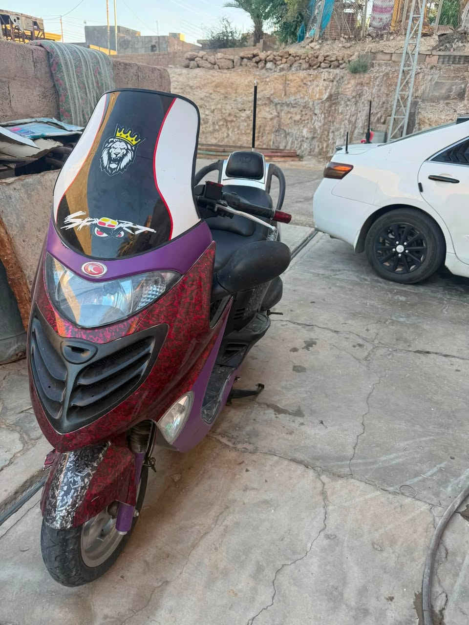 دراجه كايمكو ياباني راديتر تبريد للمحرك
مري شفط كهربائيه جاهزه من كلشي سعر 650 او مراوس حسب القناعه 
علمن دراجه رحت بيها للرمادي مرتين هيه مال سفرات وطرق خارجيه 
مكان حقلانيه  ***********
