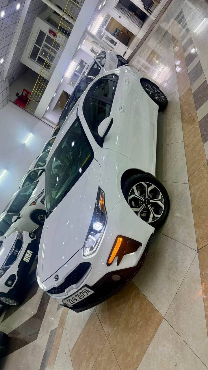 السلام عليكم كيا فورتي موديل 2020 وارد امريكي مواصفات XEنص فول محرك 2000 دوش  تخم تاير صدر كله جديد كامره رادار بي ويل كب حادس جا ملغ و باب بدون أرباك بدون دواخل شرط سيارة بسمي تعويل وكالة شرط ماشية 60 mile السيارة 100/100 جديدة رقم شانسي 3KPF24AD7LE227744 مكان السيارة أربيل داخل معارض واتساأب موجودة 
ء*********** كورك Singapore
