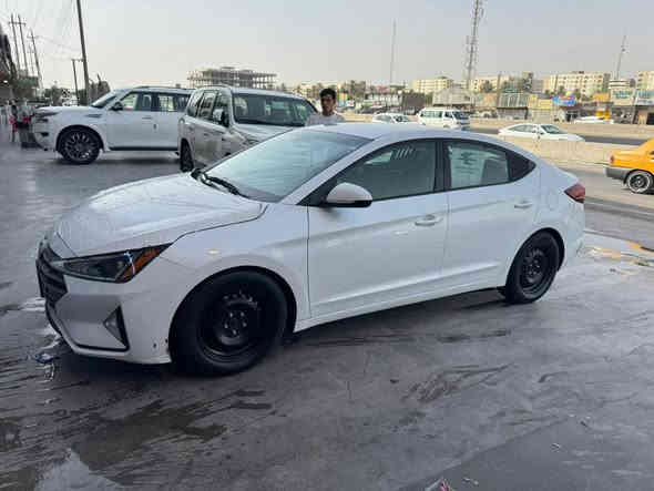 سلام عليكم النتره 2020 وارد أمريكي حادثهه قبق جنطه وشويه من الحوض بدون شاصي بدون تبديل السياره كلهه ليبل واحد ماشيه 77 الف خير من الله السعر 144 مكانهه بغداد الشعله *********** واليرباك مال دشبول طاك بثر طخه من كدام لن جنت لابس الحسام طك كيرهه AT. محور
