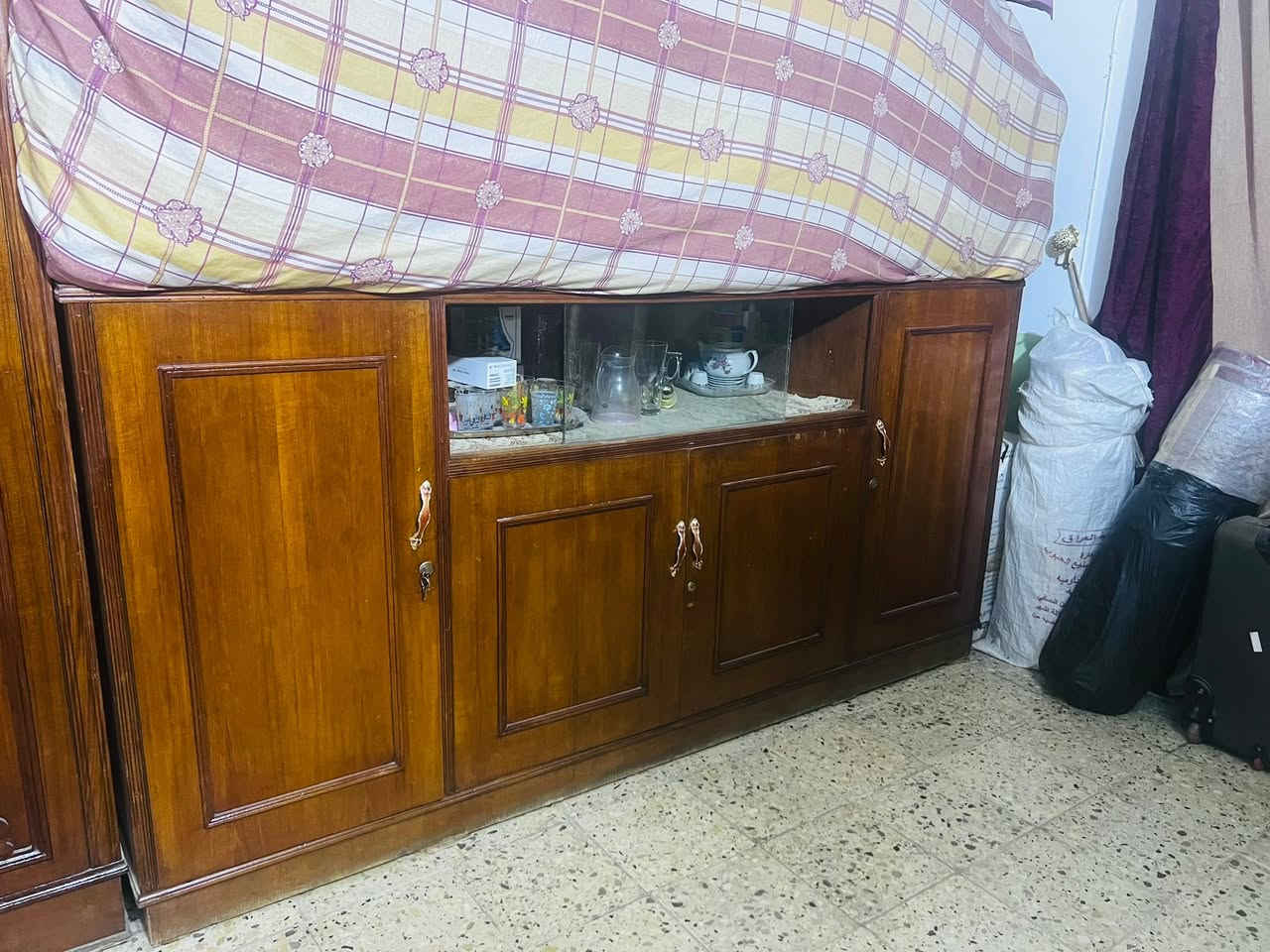 السلام عليكم غراض للبيع شبه جديدة نظيفات صوبة زينية وبوفيه صاج الاصلي خدش مابيها وثلاجتين (كونكورد وبلسان) ..الشراي يتواصل عالخاص لطفا


**إذا كنت صاحب هذا الإعلان وتريد حذفه لأي سبب، رجاءا أرسل رسالة إلى الدعم الفني**