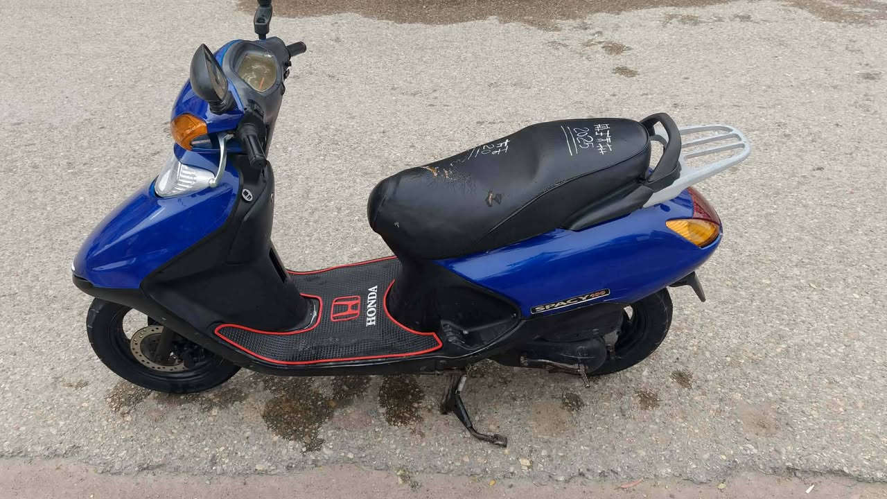 سبيسي ماليزي (مكينة ياباني)  مديل 2020
تجفيت جديد غراض وكالة مكينة ناعمة وشلعة ومعدل
دراجة جاهزة من الطول للطول 
كهربائيات كلها شغالة 
عداد سرعة وبانزين شغالات
قفل جنطة وستيرن                  سعرها 600 وبيها مجال
(***********)
مكاني كوت داموك
