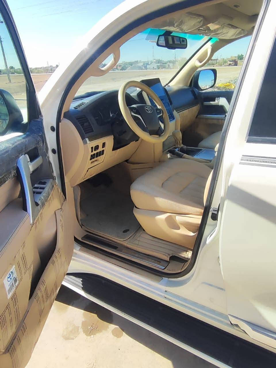 كفاله عامه من الدحجه
مصبوغه حزام للجماليه 
قماره دواخل لغود كفاله 
ماشيه ٢٥٠ الف
الگير والمحرك كفاله 
ثاني يوم احولك
رقمه بغداد
مكانه نجف 
السعر ٢٤٥
***********
