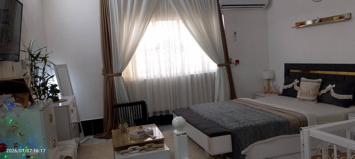 #الجميع سلام عليكم دار للبيع 🏡
مساحة 30 متر 
طابقيين بناء بلوك 
بغداد : سبع البور طابو الكاضمية 
فقط تسليم مفتاح 🔑 
سعر 27 مليون وبي مجال


**إذا كنت صاحب هذا الإعلان وتريد حذفه لأي سبب، رجاءا أرسل رسالة إلى الدعم الفني**