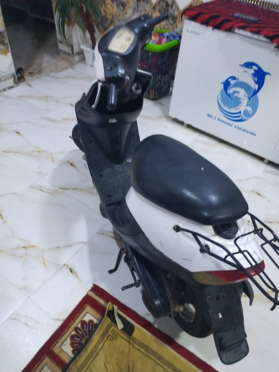 يالله،،  دراجه يوماه ام تسعه، دراجه خير من الله، شلعه ومعدل طياره بلمشي، كبريته اصليه، ناااعمه خرسه مابيه اكسن، دراجه غراضه كله اصلي، بلاد،كفرات اصليه، مجفته مره فقط، تجفيت مضبوط، محرك نشط، تايراته جدد، تشتغل سلف وهندر، شغل وطلع وين مايعجبك، ودراجه وراق اصولي بسمي سعره ب 325، لاتصال ***********
